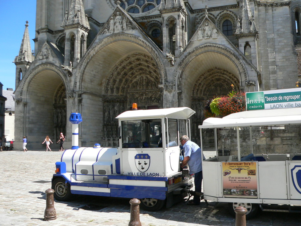 Prenez le petit train touristique