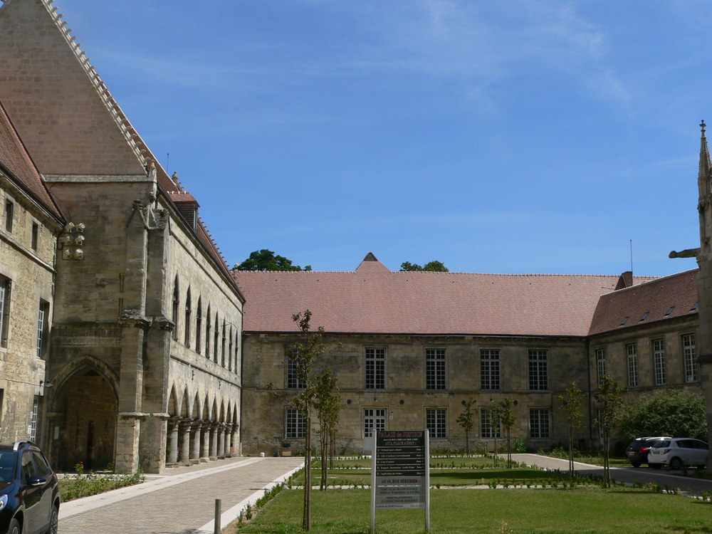 Laon, le "Palais de Justice"