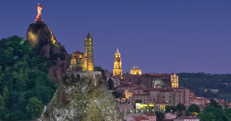 vue du Puy en Velay la nuit