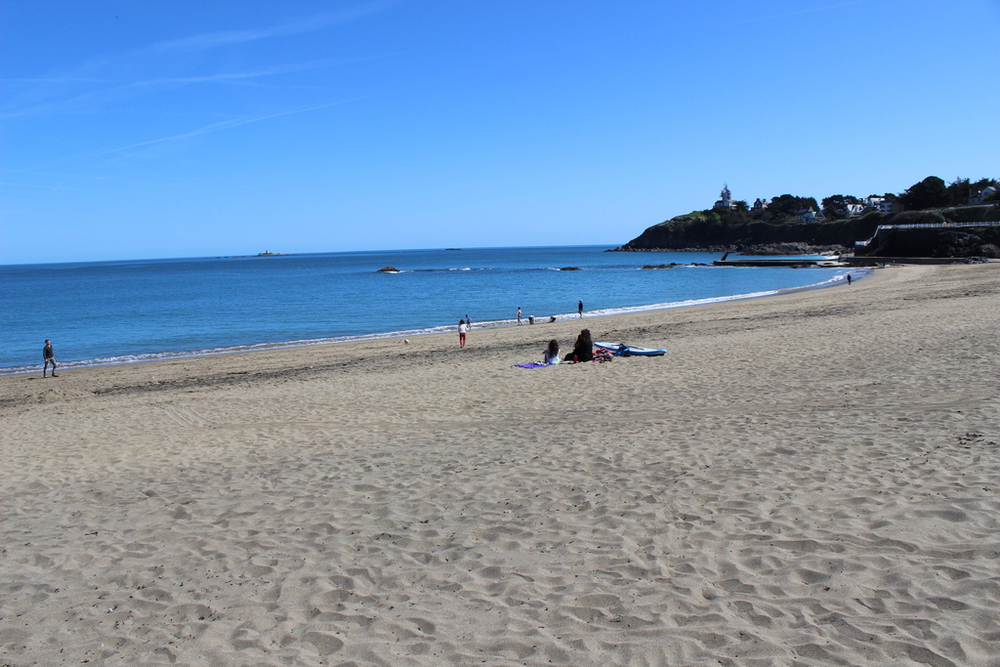 plage du casino (400 mètres)