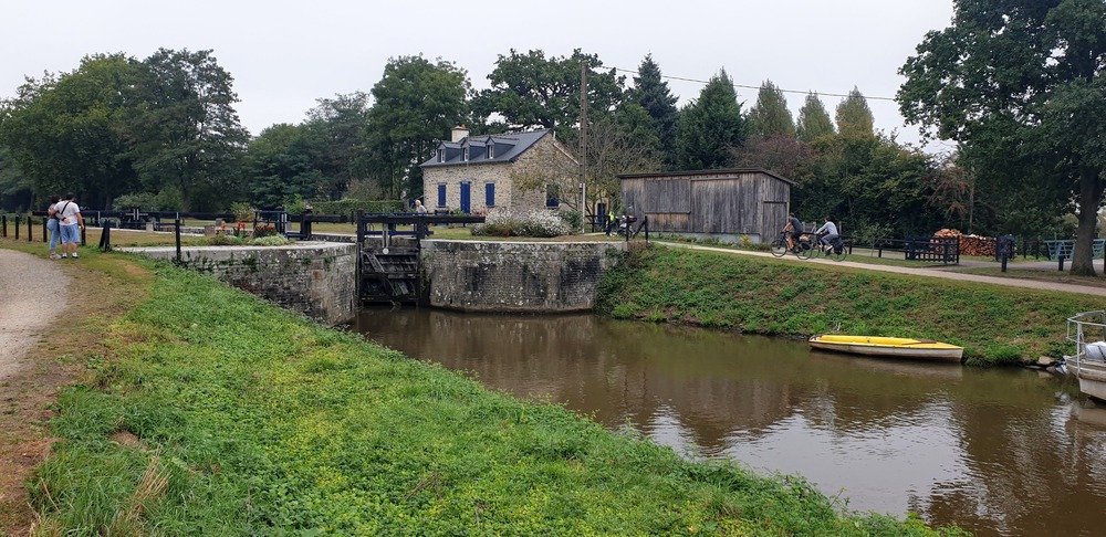 Ecluse sur le canal