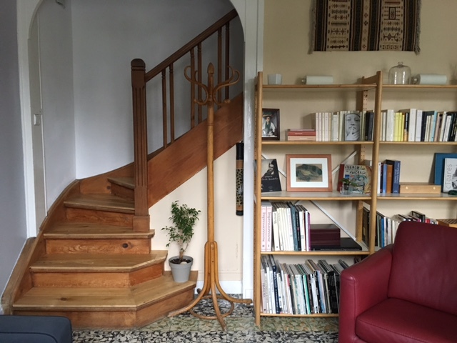 Escalier menant aux 2 chambres et à la salle de bains