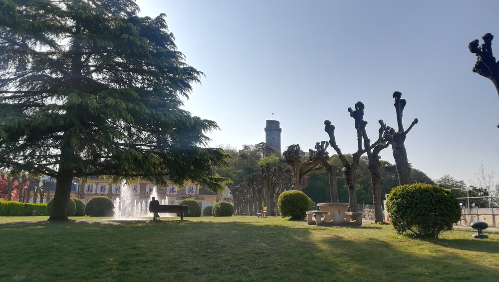 Tour de Montlhery, vue du parc de la Souche (800m de la maison)