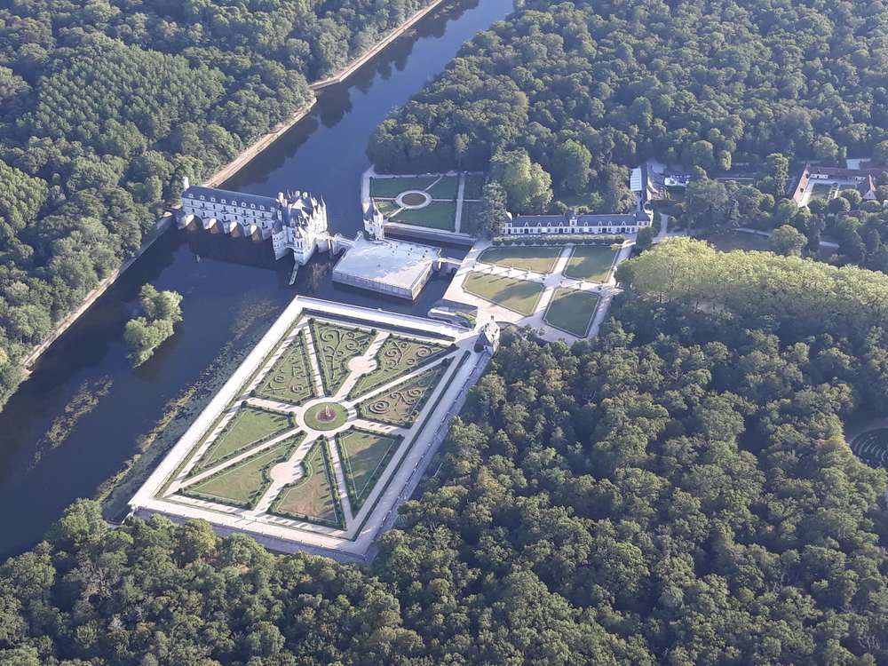 Château de Chenonceau depuis une Montgolfière