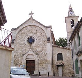 Eglise dans le vieux coeur du village