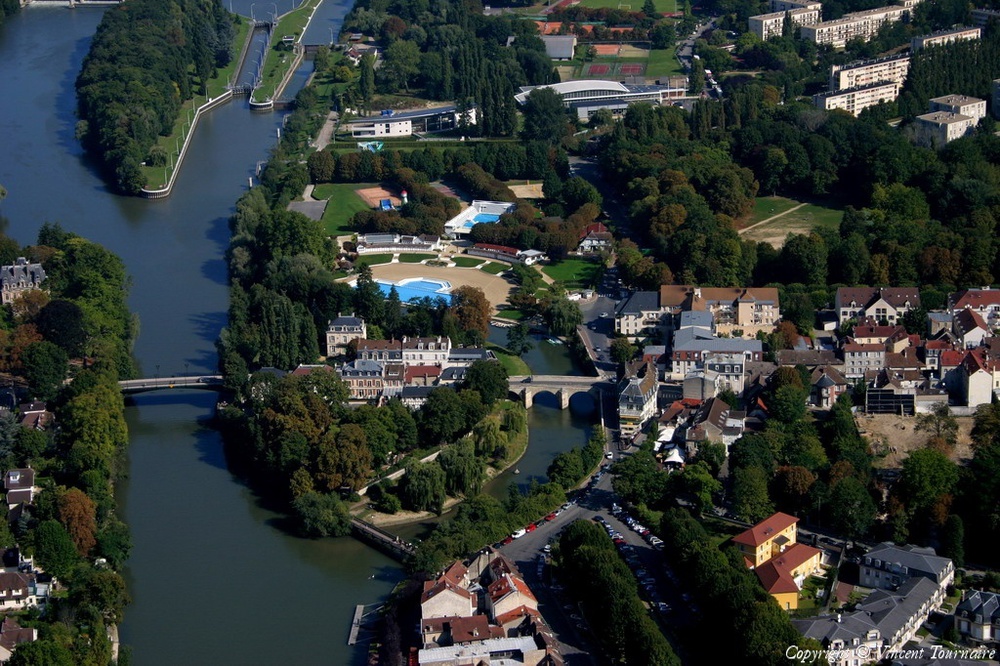 L'Isle Adam vue du ciel.