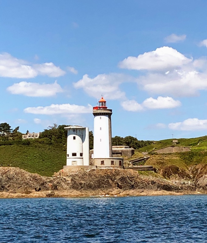 Le phare du Minou vu du bateau