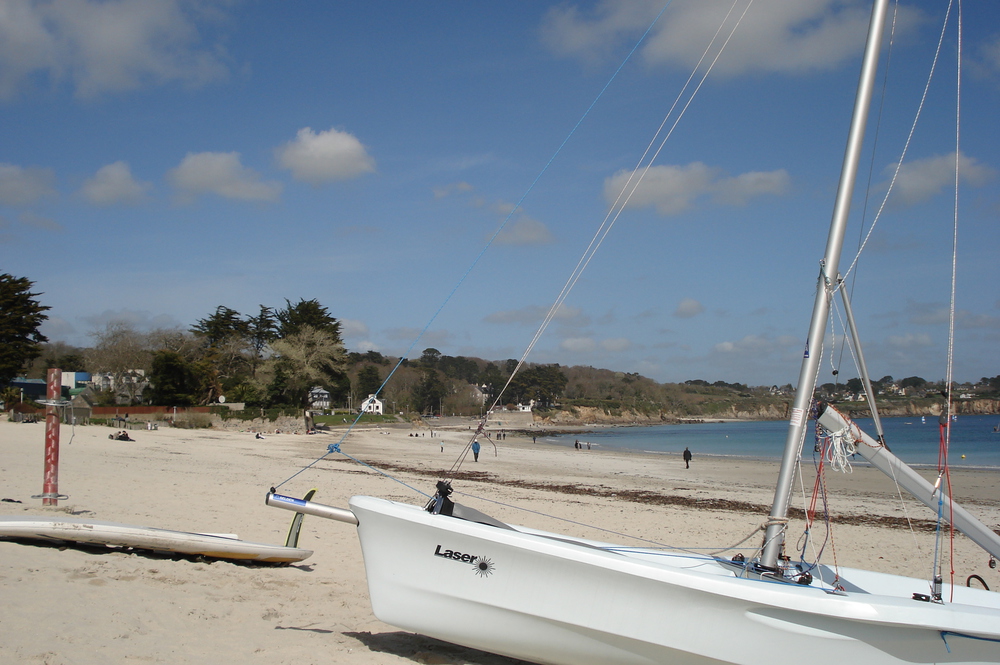 Base nautique sur la plage