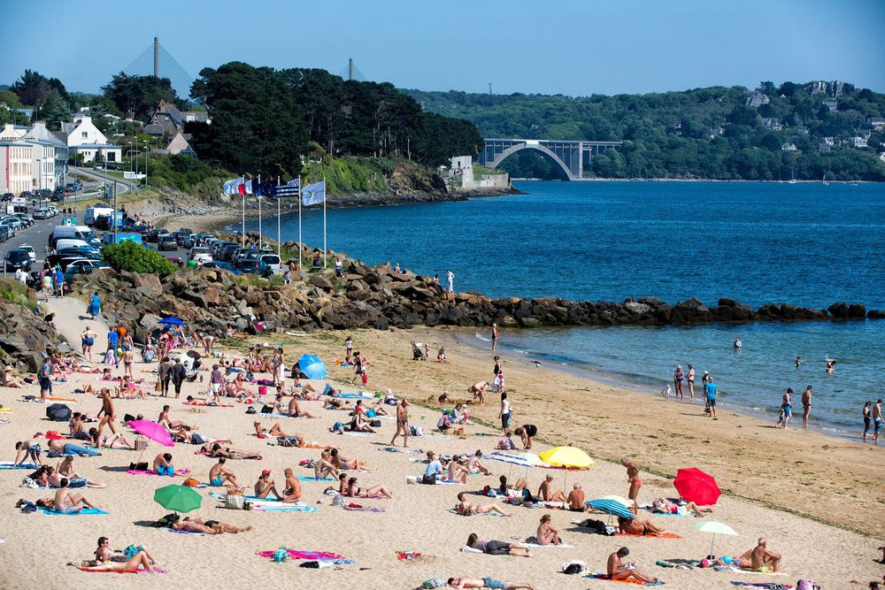 la plage du Moulin Blanc à 3 minutes