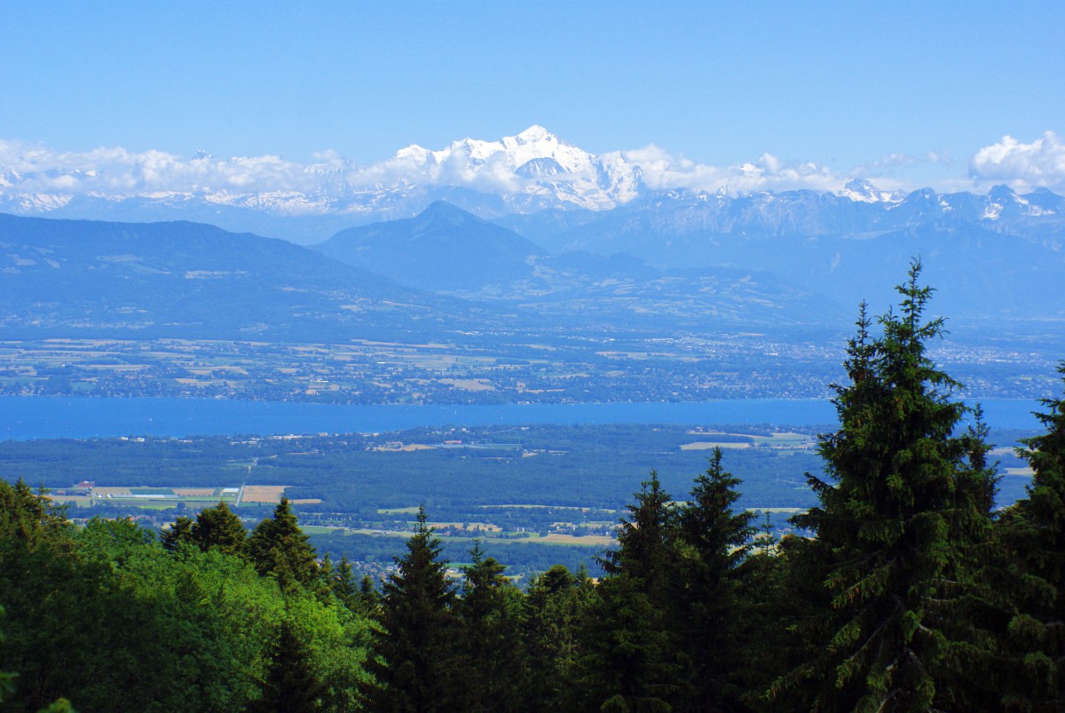 Col de la Faucille et vue sur le Mont-Blanc