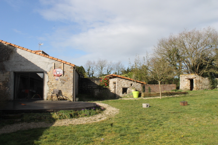 vue de la maison côté est