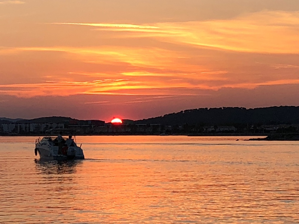 Soleil couchant sur l’etang de Gruissan