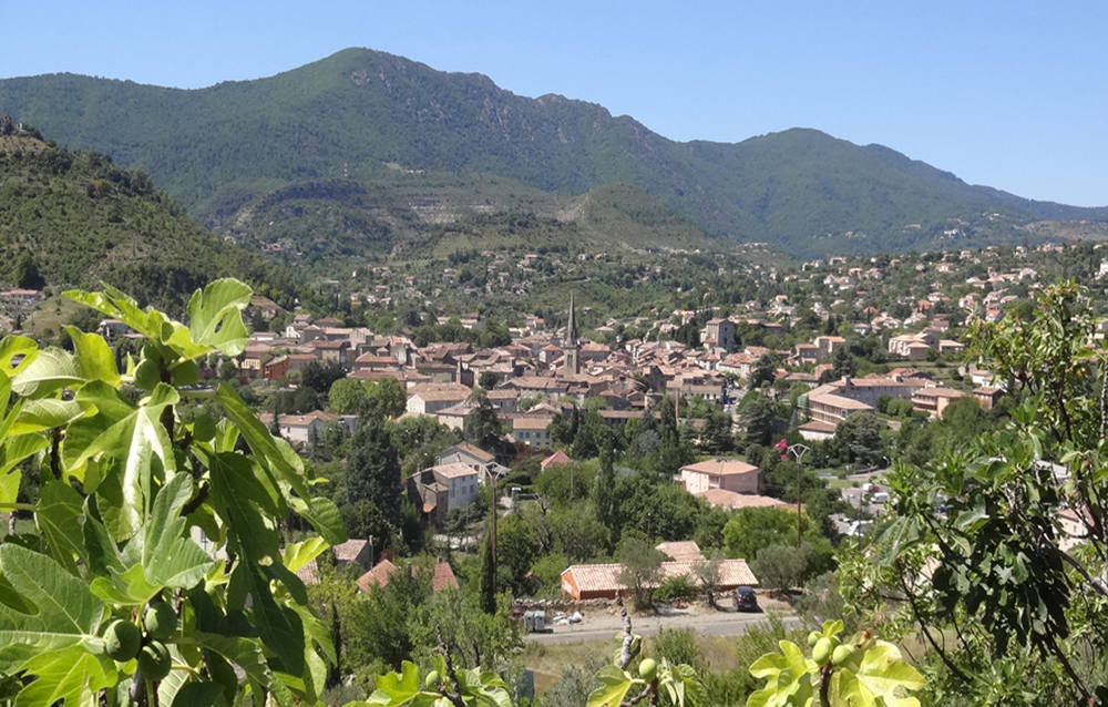 Le Village des Vans (3000 habitants) avec toutes commodités