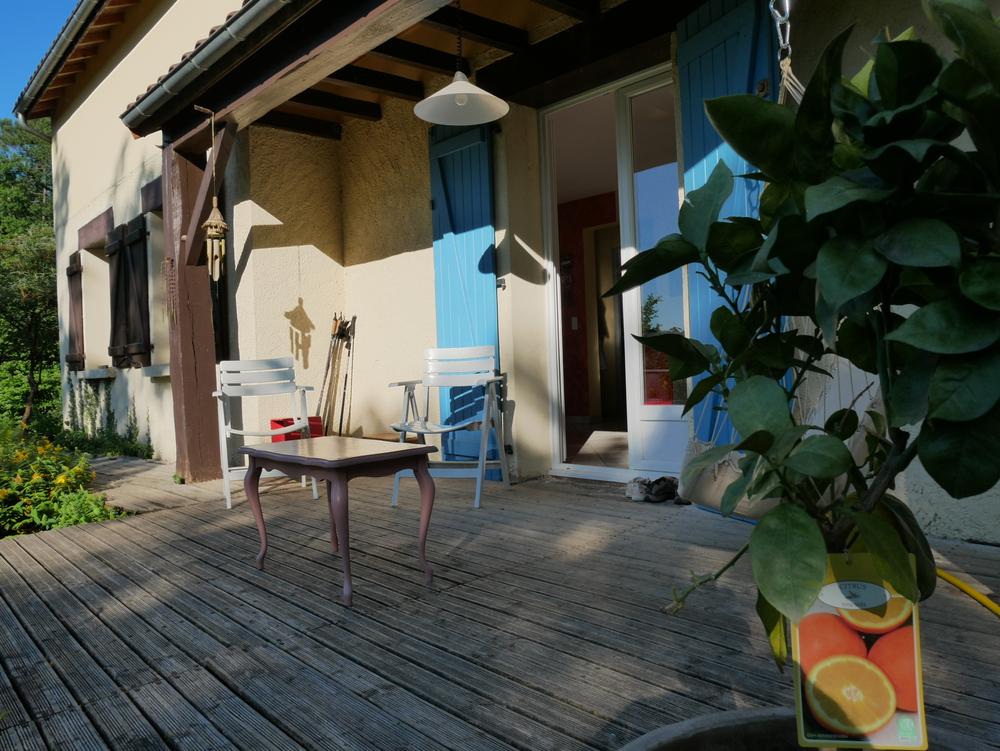 Terrasse devant de la maison