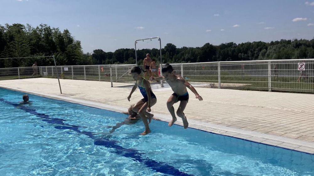 Piscine de Vineuil juste au bord de la Loire (à 3 min de chez nous)