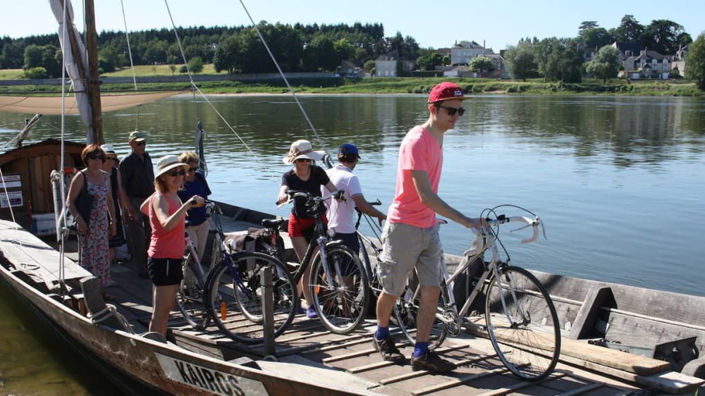 La loire à vélo avec le passage de la Loire par le bac Kaïros