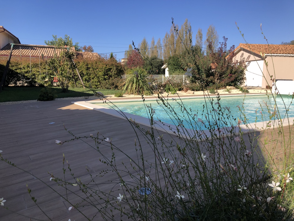 Piscine vue de la terrasse