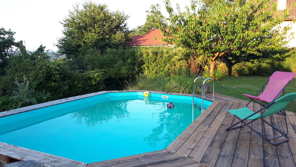 piscine vue de la maison