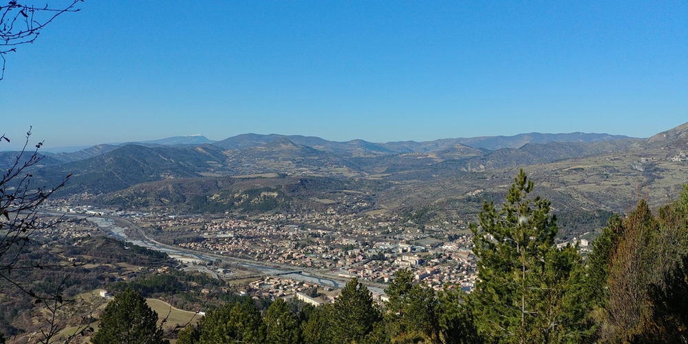 Vue sur Digne avec notre quartier au premier plan