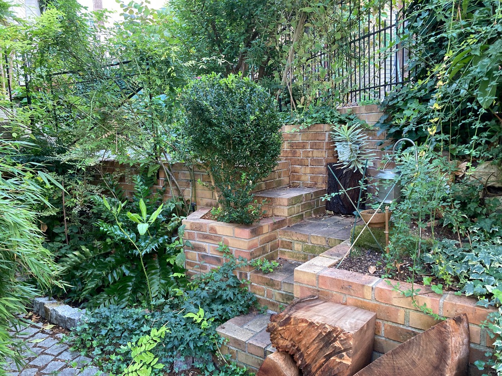 l'escalier du jardin reliant les pavillons 4 et 5