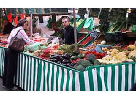 Profitez deux fois par semaine d'un marché typiquement parisien place de Bitche