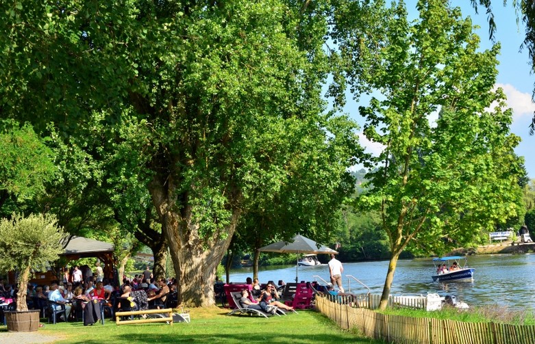 détente et promenade au bord de l'Allier