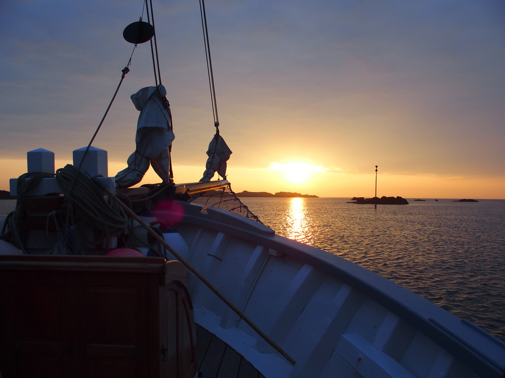 Chausey en vieux grément (l'archipel est accessible en bateau/navette depuis Granville, traversée de 30 min)