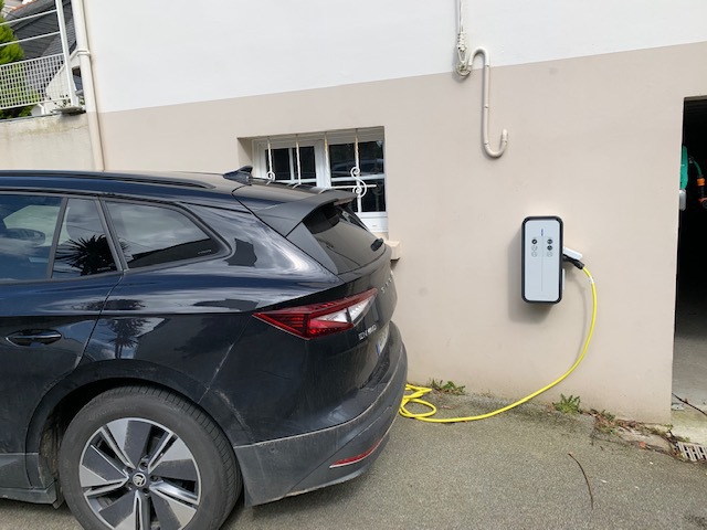 Borne de charge pour voiture électrique