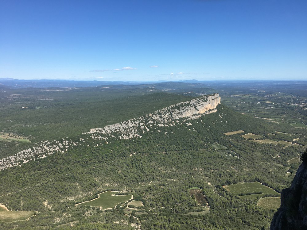 Vue du Pic St Loup sur l'Hothus