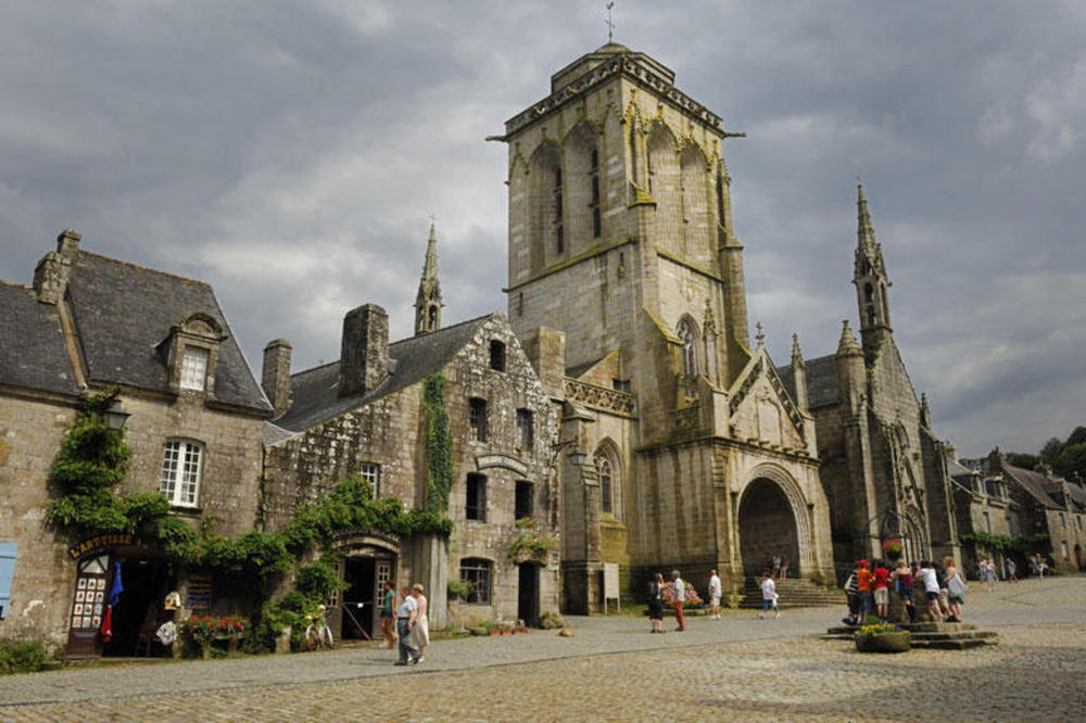 Le village of Locronan (30 mn de la maison)