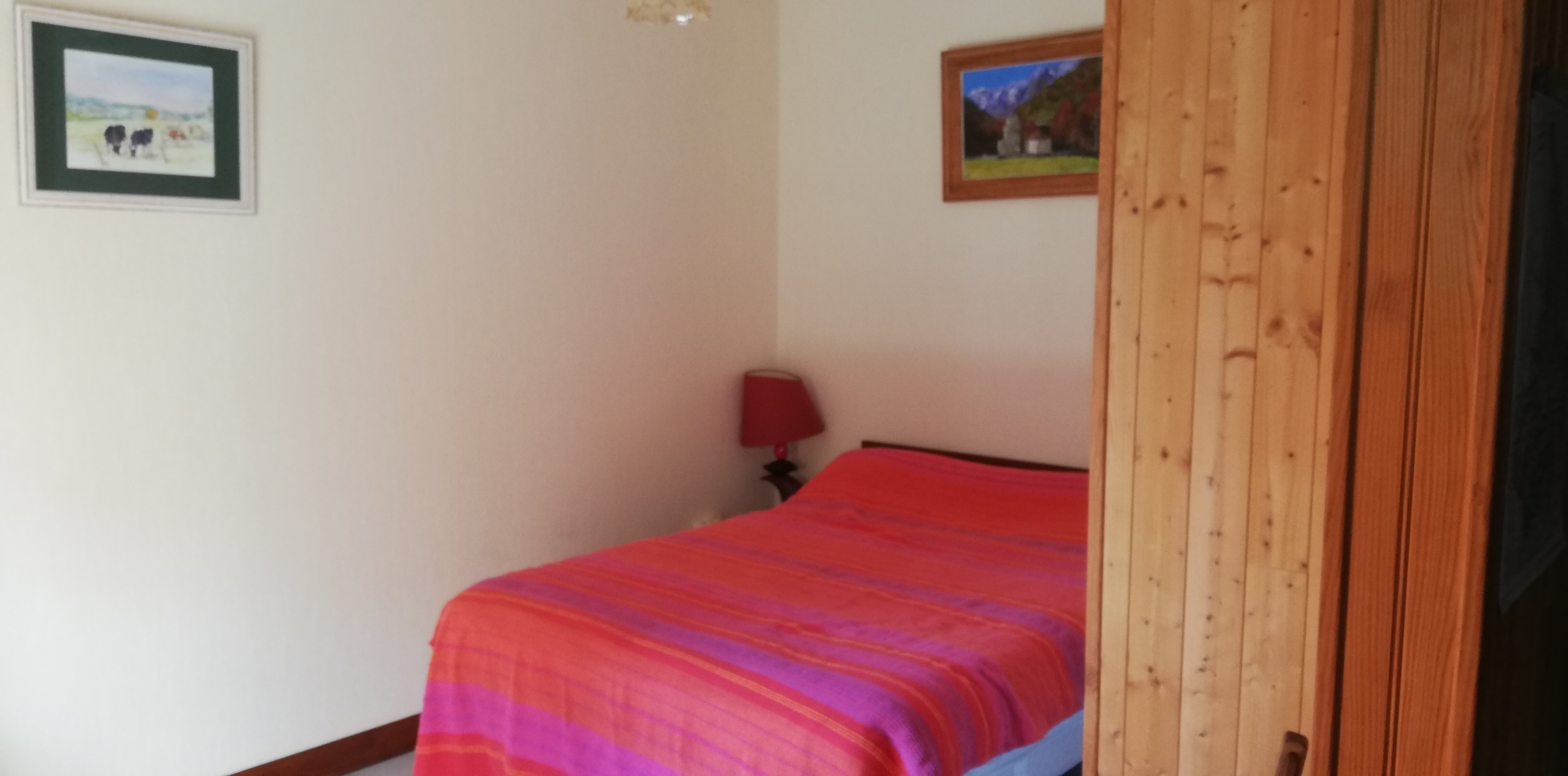 chambre avec lit 2 personnes