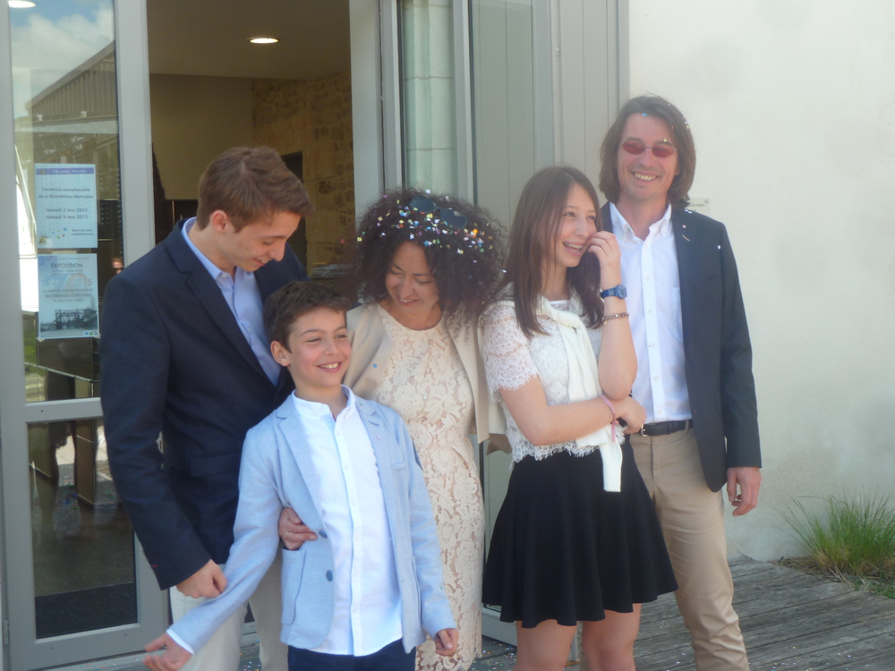 la famille au complet:  Lucas,Maël, Nathalie,Emma et Florent